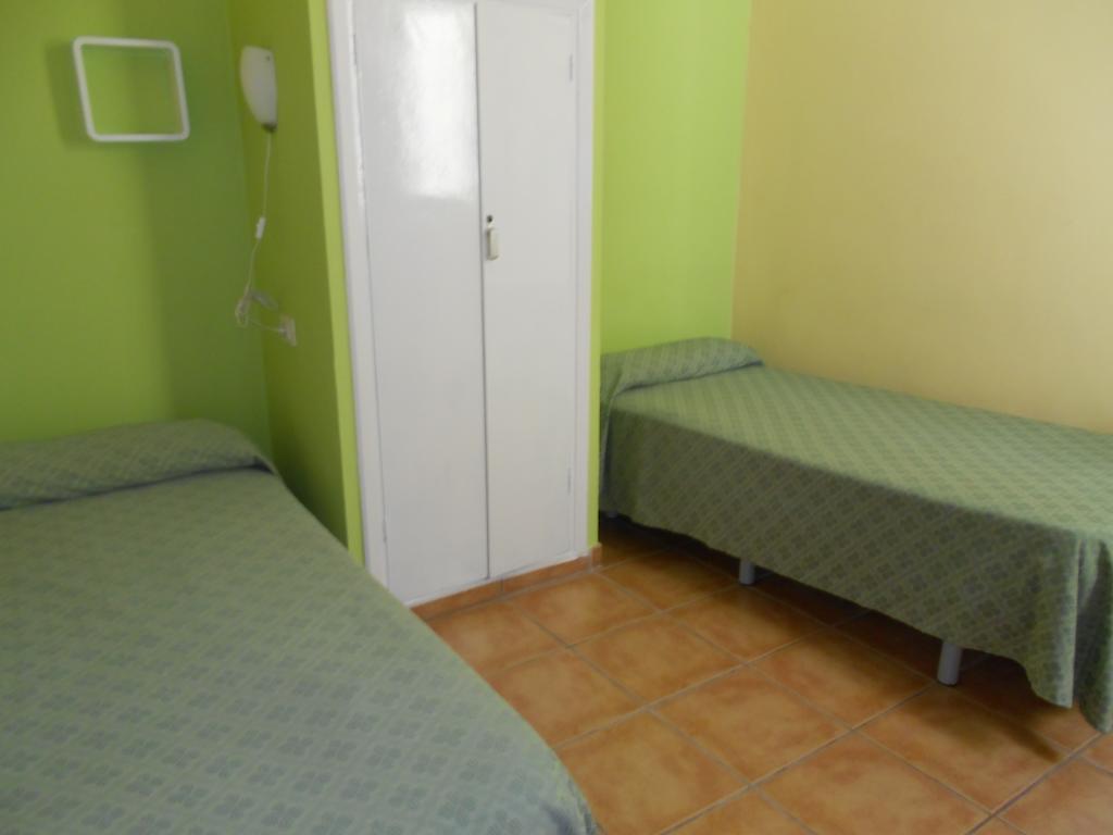 Pension Mova Santa Cruz de Tenerife Room photo
