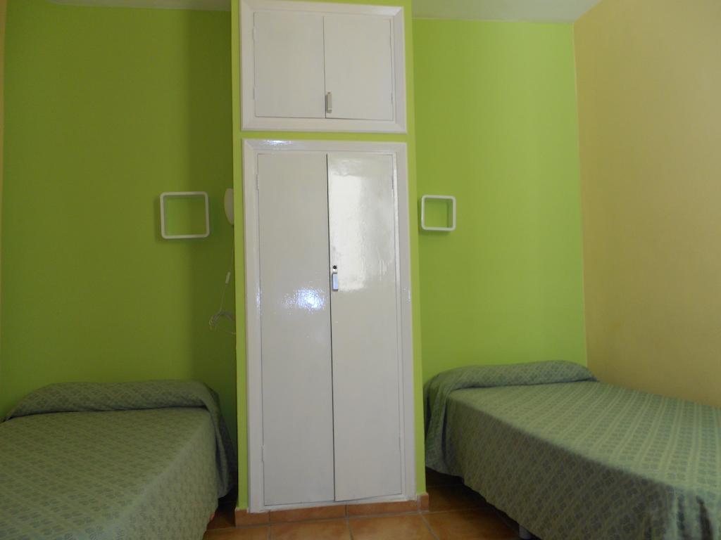Pension Mova Santa Cruz de Tenerife Room photo