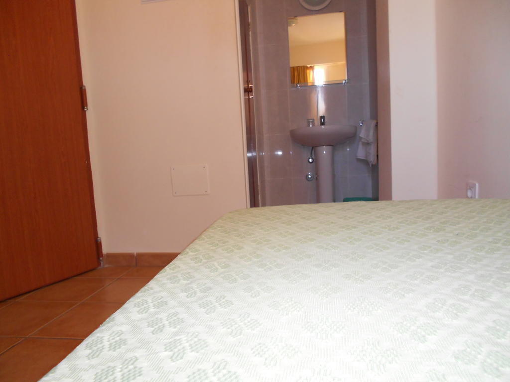 Pension Mova Santa Cruz de Tenerife Room photo